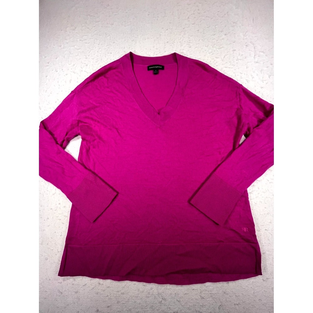 Banana Republic Sweater Womens Medium Pink Merino Wool V Neck Side Slits Ribbed